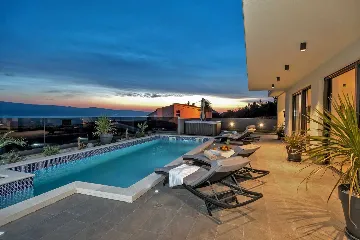 Stanići Villa for 8+2 Guests with Pool & Jacuzzi