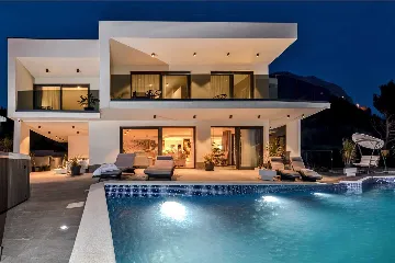 Stanići Villa for 8+2 Guests with Pool & Jacuzzi