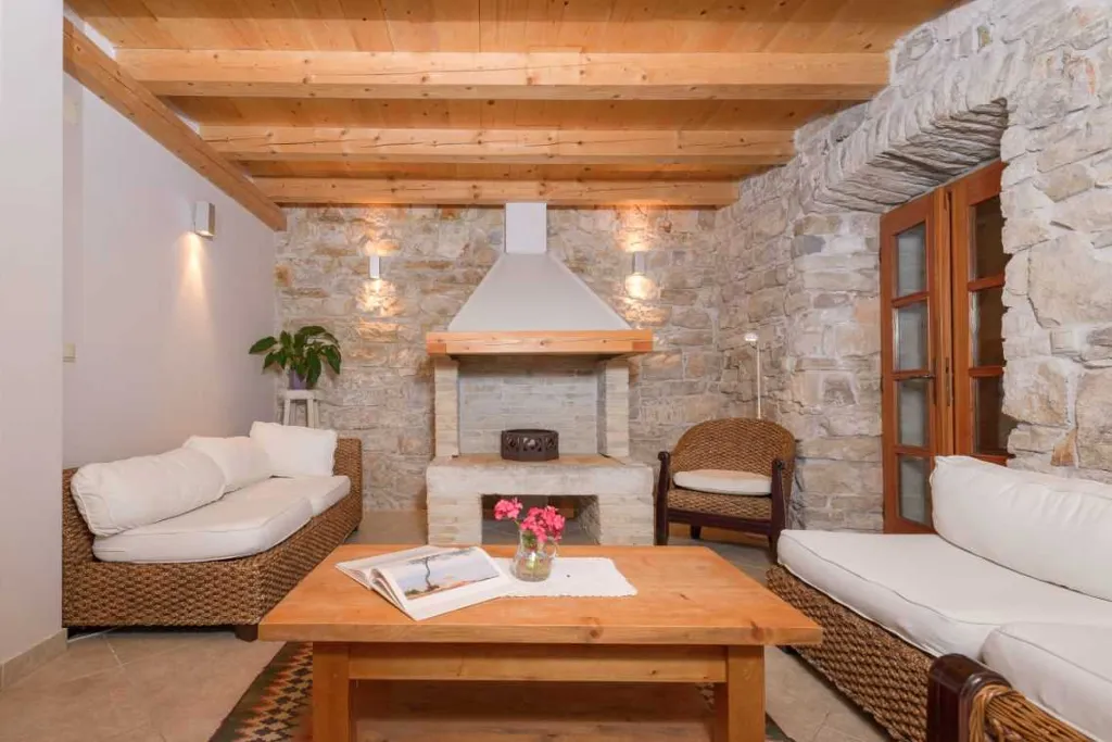 Beachfront Villa in Orebić with Saltwater Pool