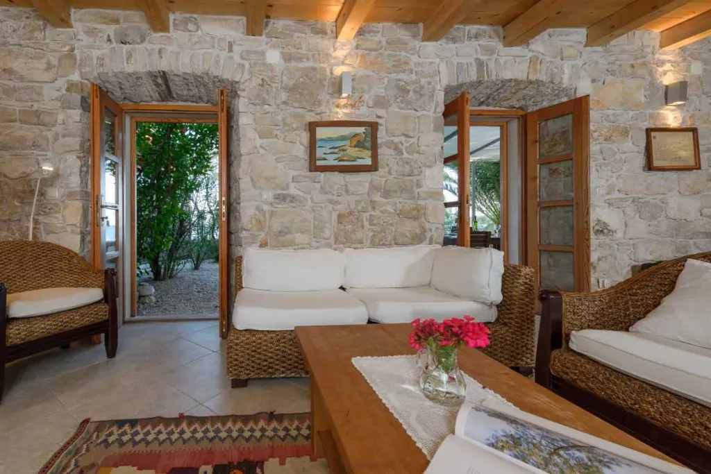 Beachfront Villa in Orebić with Saltwater Pool
