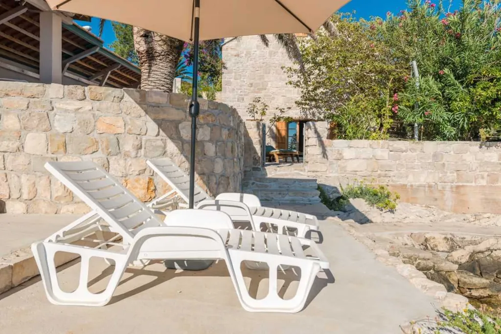 Beachfront Villa in Orebić with Saltwater Pool