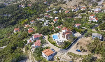 5-Bedroom Villa with Private Pool in Pag