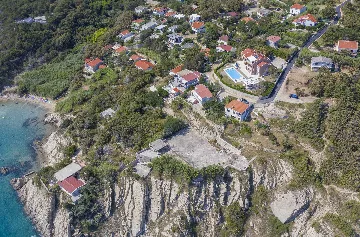 5-Bedroom Villa with Private Pool in Pag