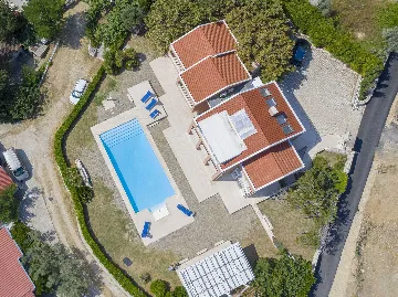 5-Bedroom Villa with Private Pool in Pag