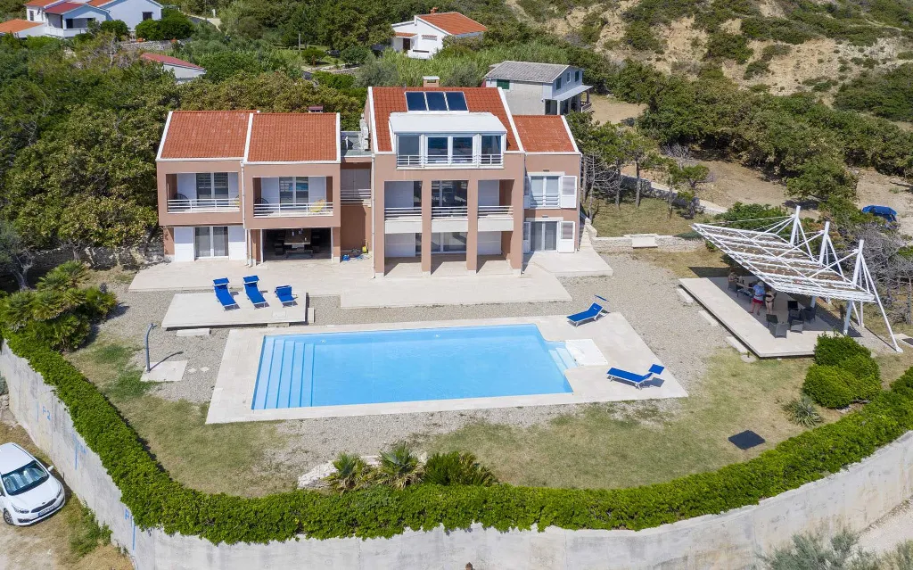 5-Bedroom Villa with Private Pool in Pag
