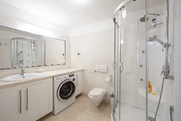 5-Bedroom Villa with Private Pool in Pag