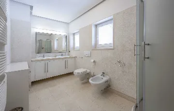 5-Bedroom Villa with Private Pool in Pag