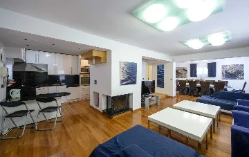 5-Bedroom Villa with Private Pool in Pag