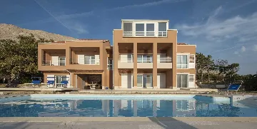 5-Bedroom Villa with Private Pool in Pag