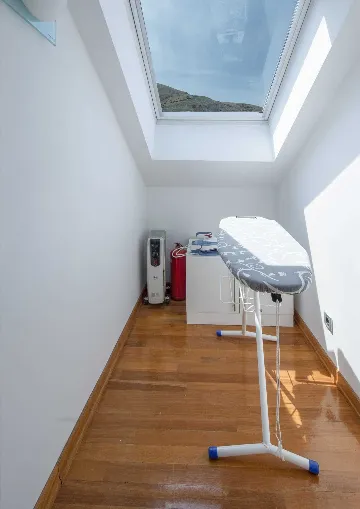 5-Bedroom Villa with Private Pool in Pag