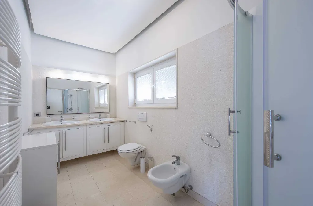 5-Bedroom Villa with Private Pool in Pag