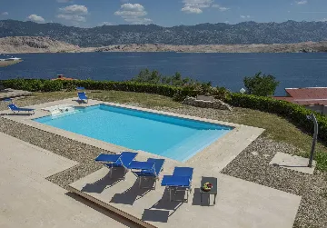 5-Bedroom Villa with Private Pool in Pag