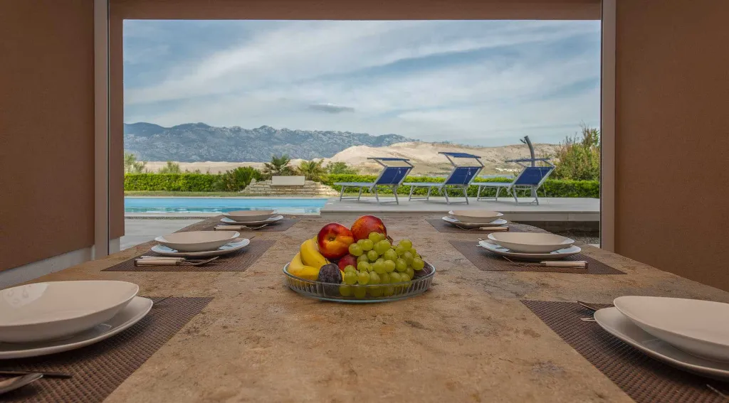 5-Bedroom Villa with Private Pool in Pag