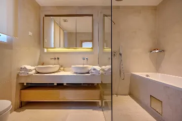 Seafront Villa with Private Heated Pool (8 Guests)