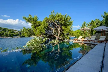 Seafront Villa with Private Heated Pool (8 Guests)