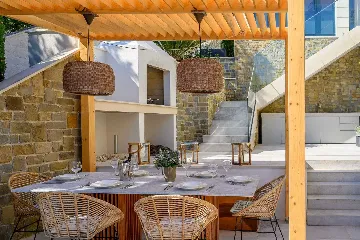 Seafront Villa with Private Heated Pool (8 Guests)