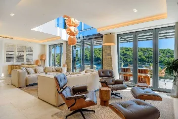 Seafront Villa with Private Heated Pool (8 Guests)