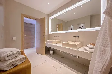 Seafront Villa with Private Heated Pool (8 Guests)