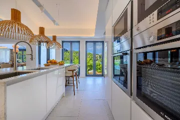 Seafront Villa with Private Heated Pool (8 Guests)