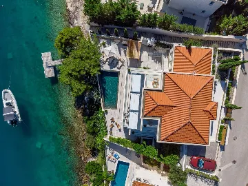 Seafront Villa with Private Heated Pool (8 Guests)