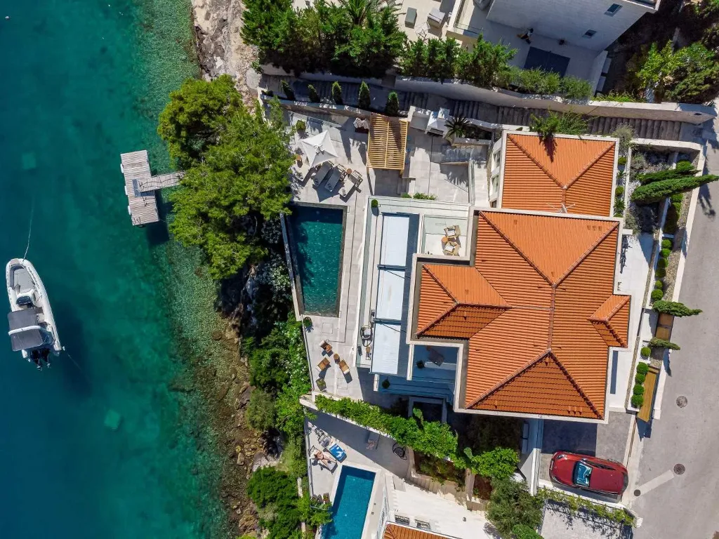 Seafront Villa with Private Heated Pool (8 Guests)
