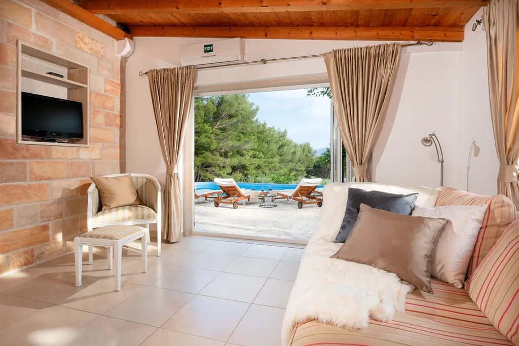 4-Bedroom Villa in Bol, Brač for Up to 8