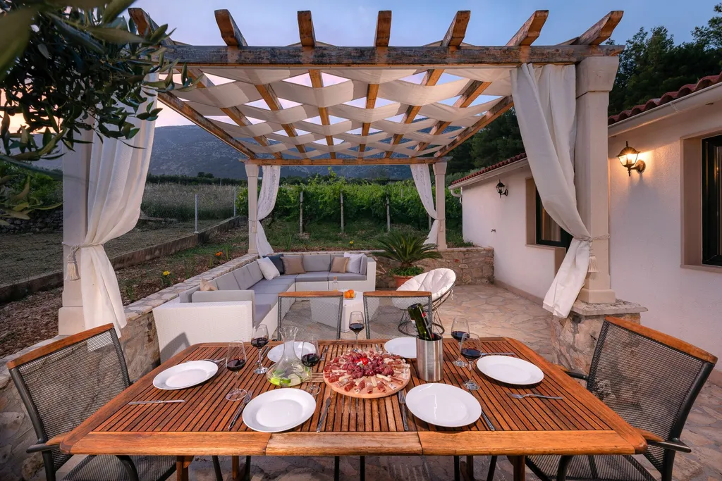 4-Bedroom Villa in Bol, Brač for Up to 8
