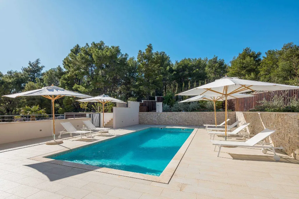 4-Bedroom Villa with Heated Pool in Milna, Brač