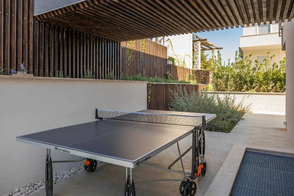 4-Bedroom Villa with Heated Pool in Milna, Brač