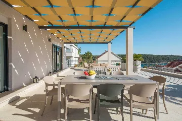 4-Bedroom Villa with Heated Pool in Milna, Brač