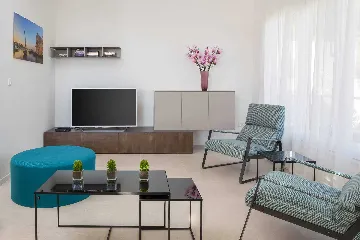 4-Bedroom Villa with Heated Pool in Milna, Brač