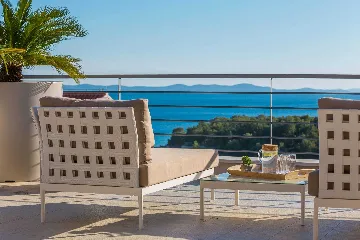 4-Bedroom Villa with Heated Pool in Milna, Brač