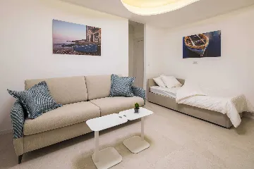 4-Bedroom Villa with Heated Pool in Milna, Brač