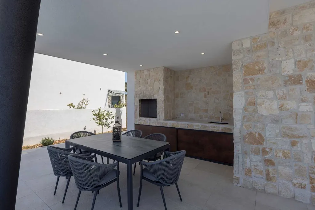 Ražanj Villa for 8 with Heated Infinity Pool