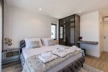 Ražanj Villa for 8 with Heated Infinity Pool