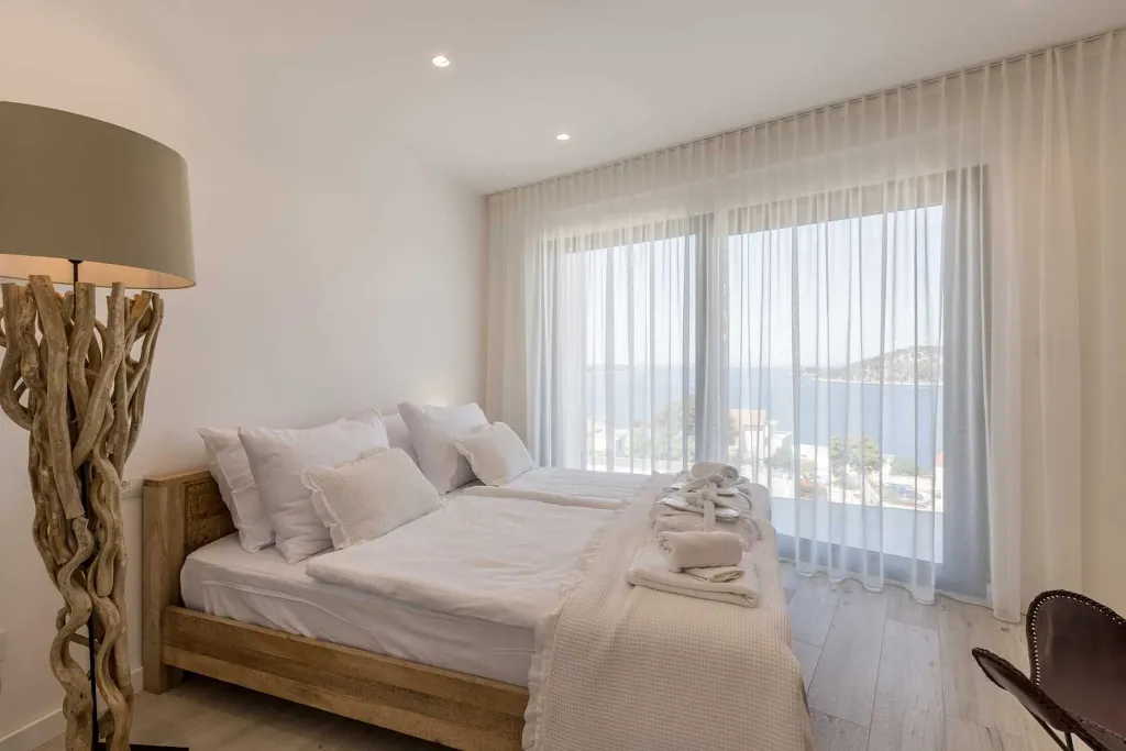 Ražanj Villa for 8 with Heated Infinity Pool