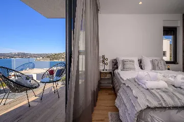 Ražanj Villa for 8 with Heated Infinity Pool