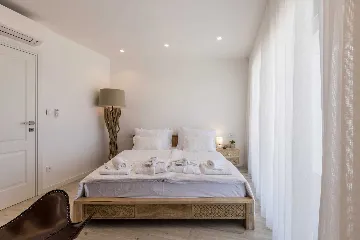 Ražanj Villa for 8 with Heated Infinity Pool