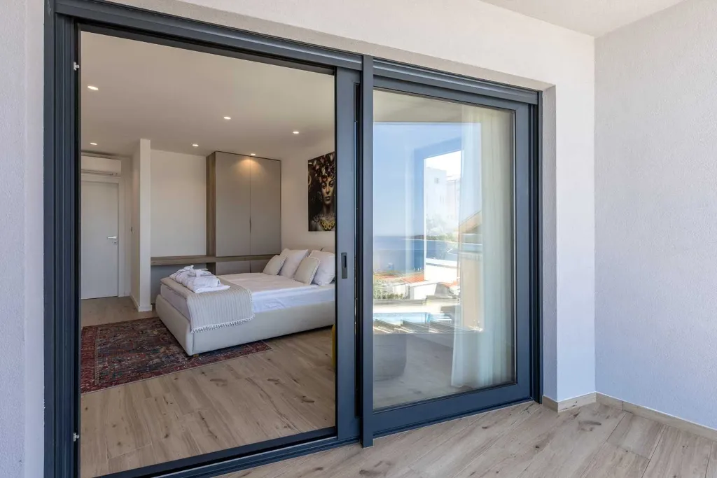 Ražanj Villa for 8 with Heated Infinity Pool