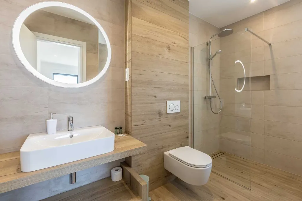 Ražanj Villa for 8 with Heated Infinity Pool