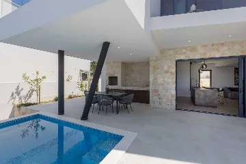 Ražanj Villa for 8 with Heated Infinity Pool