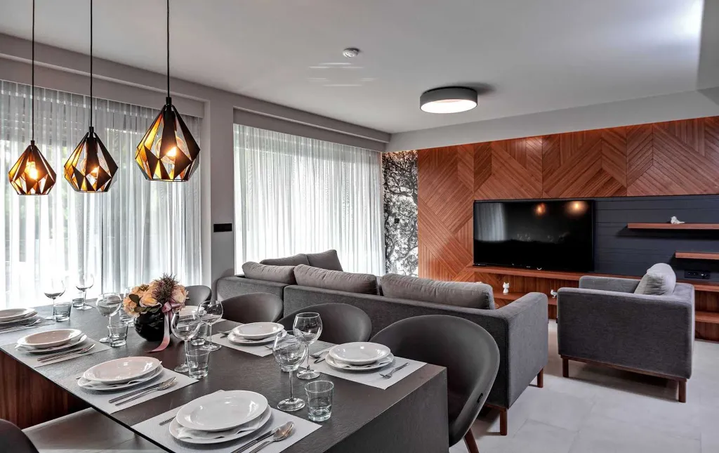 Villa in Promajna for 8 Guests with Heated Pool
