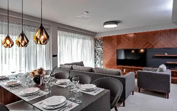 Villa in Promajna for 8 Guests with Heated Pool