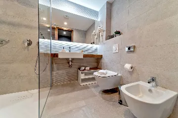 Villa in Promajna for 8 Guests with Heated Pool