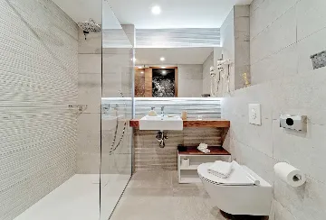 Promajna Villa for 8 Guests with Heated Pool