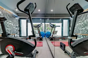 Promajna Villa for 8 Guests with Heated Pool