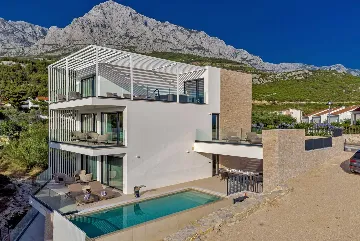 Promajna Villa for 8 Guests with Heated Pool