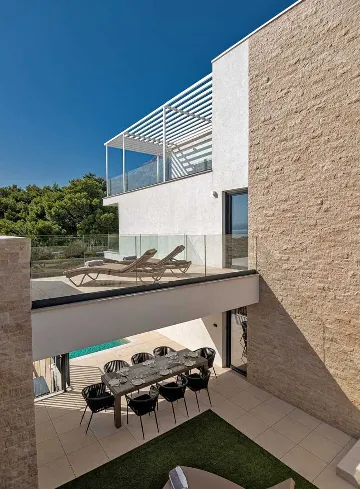 Promajna Villa for 8 Guests with Heated Pool