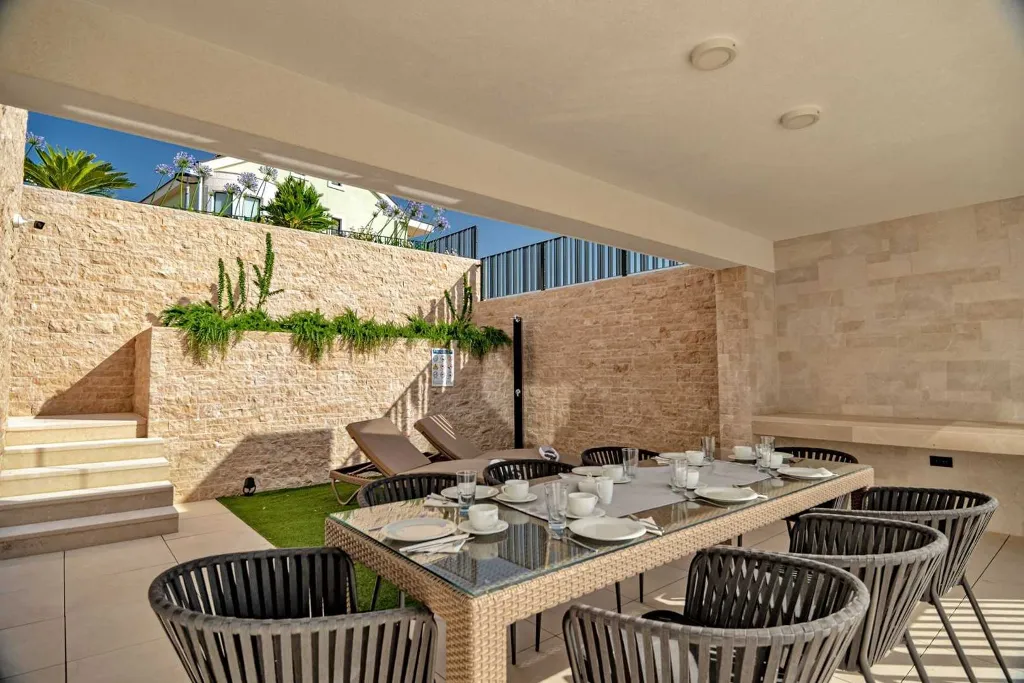 Promajna Villa for 8 Guests with Heated Pool