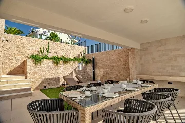 Promajna Villa for 8 Guests with Heated Pool